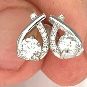 AXU Spectacular 1ct tw Moissanite Stud Earrings
